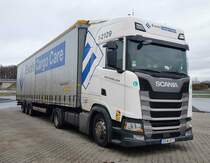 =Scania 410 S der Spedition EWALS steht zur Fahrerpause auf einem Rastplatz an der A 7, 01-2022