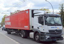 Spetra Spedition & Logistik GmbH Berlin mit einem Kühlthermo-Auflieger für den Discounter Penny und MB ACTROS 1840 Zugmaschine am 19.04.22 Berlin Karlshorst.