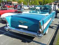 Heckansicht eines Chevrolet Series 2400C Bel Air Convertible Coupe des Modelljahres 1957. Oldtimertreffen Café del Sol Gelsenkirchen am 18.04.2022.