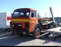 Saurer  D 290 B abgestellt bei einer Garage in Kölliken am 18.04.2022