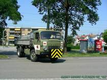 Ein Saurer zum Bitumen Transport am Bahnhof Winkeln bei St. Gallen.