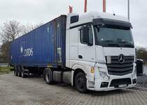 =MB Actros 1851 aus Lettland rastet im Fuldaer Land im Januar 2022