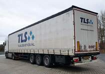 =DAF XF von TLS, einem Vermieter von Transportkapazitäten, rastet im Januar 2022 an der A 7