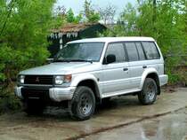 Mitsubishi-Pajero wurde abgemeldet, und steht schon seit einigen Tagen am ehemaligen Viehverladeplatz;090430