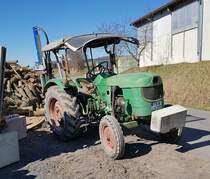 =Deutz steht bereit zum Holzspalten, 03-2022