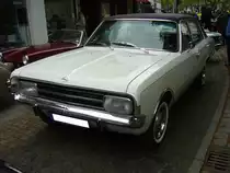 Opel Rekord C in der Karosserieversion Limousine viertürig, produziert von 1966 bis 1971. Der Rekord C konnte als 1.5l, 1.7l und 1.9l mit einem Vierzylinderreihenmotor geordert werden. Außerdem konnte der Kunde auch einen 2.2l Sechszylinderreihenmotor bestellen. Insgesamt wurden von dieser Baureihe, alle Karosserievarianten zusammen genommen, 1.276.681 Einheiten produziert. Oldtimertreffen des AMC Essen-Kettwig am 01.05.2022.