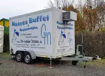 =Kühlanhänger vom Imbissbetrieb MEYER steht bei der Bulldogmesse in Alsfeld, 10-2021