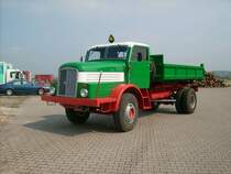 Frisch restaurierter H6 Kipper auf dem hinteren Ausstellungsgelnde des Nutzfahrzeugmuseums zum Oldtimertreffen in Hartmannsdorf