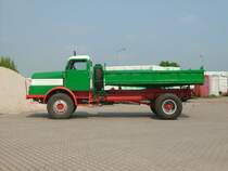 Frisch restaurierter H6 Kipper auf dem hinteren Ausstellungsgelnde des Nutzfahrzeugmuseums zum Oldtimertreffen in Hartmannsdorf