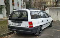 Rückansicht: Opel Astra F Caravan. Foto: 01.2021.