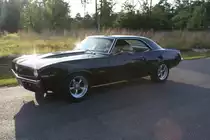 Chevrolet Camaro 454 SS aus dem Modelljahr 1968 im Farbton tuxedo black. Angetrieben wird dieser kultige Musclecar von einem V8-Motor mit einem Hubraum von 7439 cm³ und einer Leistung von ca. 475 PS. Pascagoula/Jackson County/Mississippi im September 2021.