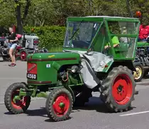 Wesseler Traktor verl�sst den Versorgungspunkt bei der Staumauer nahe Esch Sauer in Richtung des n�chsten Treffpunktes. 09.05.2022
