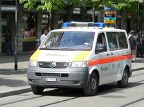 VW Bus  ZH 709004 unterwegs in der City von Zrich am 26.04.2009