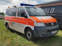 =VW T 5 des DRK OV WEISSACH-FLACHT abgestellt auf dem Parkplatz der RettMobil 2022 in Fulda, 05-2022