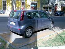 So sieht ein Nissan Note von hinten aus..