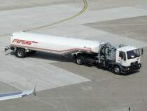 Tankwagen mit der Nr.174 am Flughafen Dsseldorf 9.5.2009