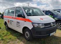 =VW T 6 des DRK OV SPELLE, gesehen auf dem Parkplatz der RettMobil 2022 in Fulda, 05-2022