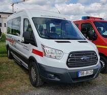 =Ford Transit des DRK OV TAUBERBISCHOFSHEIM steht auf dem Parkplatzgelände der RettMobil 2022 in Fulda, 05-2022