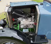 Motorraum des La Licorne, gesehen beim Oldtimertreffen in Wintger (L). 29.05.2022