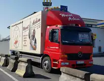 =MB Atego von  WURST-ACHIM  steht auf dem Rasthof Werneck im März 2022