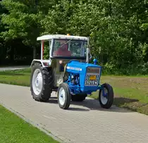 Ford 3000, Bj 1976, hat auch an der Rundfahrt in der N�he von Wintger beim Oltimertreffen Teilgenommen. 29.05.2022   