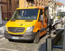 =MB Sprinter vom Bauunternehmen THEO HAHN steht auf einer Baustelle in Hünfeld, 03-2022