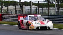#56 TEAM PROJECT 1, Porsche 911 RSR-19. LM GTE AM, Fahrer: Brendan Iribe (USA) B Oliver Millroy (GBR) S Ben Barnicoat (GBR)P. FIA WORLD ENDURANCE CHAMPIONSHIP 2022 / 6 HOURS OF SPA-FRANCORCHAMPS 7.Mai 2022