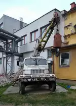 in einem offenen Innenhof in  Jaroměř fand ich diesen Praga- Kran.21.05.2022 17:30 Uhr.