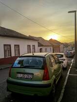 Rückansicht: Citroen C3 in der Farbe Vert Lenz. Fotzo: 11.2020.