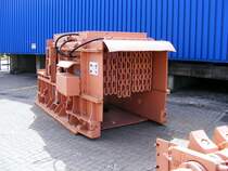 Ein Gesteinsbrecher des Bergwerks Auguste Victoria 3/7 in Marl beim Tag der offenen Tr am 9. Mai 2009.
