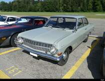 Opel Rekord 1700 an der Oldtimer Ausstellung auf dem Flughafen Bleienbach am 29.05.2022