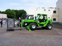 Ein Gabelstapler (Teleskoplader?) der Firma Merlo auf dem Gelnde des Bergwerks Auguste Victoria 3/7 in Marl beim Tag der offenen Tr am 9. Mai 2009. 
