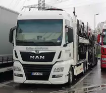 =MAN-Autotransporter von KELLER-AUTOFORUM rastet im April 2022 auf einem Rastplatz an der A 3