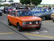 BMW 2000 an der Oldtimer Ausstellung auf dem Flughafen Bleienbach am 29.05.2022