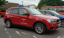 =BMW X3 als Kommandowagen der Feuerwehr des Landkreises HAMELM-PYRMONT steht anl. vom Internationalen Jugendfeuerwehr-Wettbewerb 2022 in 36100 Petersberg, Mai 2022