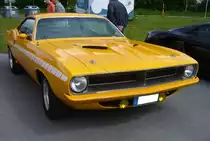 Plymouth Barracuda, kurz CUDA genannt, der Modelljahre 1972 bis 1974. Aufgrund veränderter Emmissionsvorschriften, insbesondere in Kalifornien, wurde das Muscle-Car Barracuda in seinen letzten drei Produktionsjahren von 1972 bis 1974 immer  zahmer  und war nur noch mit zwei Motorisierungen lieferbar. Oldtimertreffen Flughafen Essen/Mülheim am 06.06.2022.