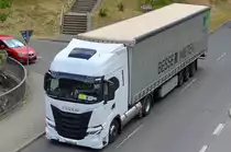 Mietsattelzug mit IVECO X-Way 480 Zugmaschine am 08.06.22 Bf. Niederdodelen.