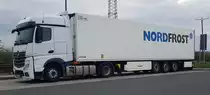 =MB Actros transportiert einen Kühlauflieger von NORDFROST, 04-2022