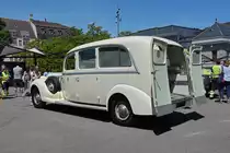 Krankenwagen Packard Super Eight aus dem Jahre 1938. Der Wagen hat einen 8 Zylinder Motor mit 5200 cm3 Hubraum. Er war in Basel im Einsatz von 1938 - 1973. Die Aufnahme stammt vom 14.06.2022.