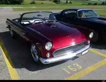 Ford Thunderbird an der Oldtimer Ausstellung auf dem Flughafen Bleienbach am 29.05.2022