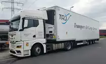 =MAN TGX-Sattelzug von TAJ steht im April 2022 an der A 3