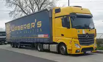 =MB Actros von WABERER`s steht auf einem Rastplatz an der A 3, 04-2022