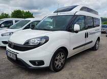 =Fiat Doblo XL von DIETZENBACH-AMBULANCE abgestellt auf dem Parkplatzgelände der RettMobil 2022 in Fulda, 05-2022