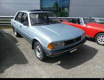 Peugeot 305 an der Oldtimer Ausstellung auf dem Flughafen Bleienbach am 29.05.2022