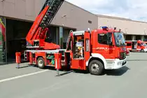 Feuerwehr Eschborn Mercedes Benz Atego DLK 23/12 am 11.06.22 in Eschborn beim der offenen Tür