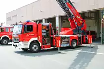 Feuerwehr Eschborn Mercedes Benz Atego DLK 23/12 am 11.06.22 in Eschborn beim der offenen Tür