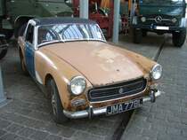 Restaurierungsobjekt MG Midget MK3. Produziertt wurde das Modell in den Jahren von 1966 bis 1974. Der Midget (zu deutsch = Zwerg) wurde bereits im Jahr 1961 vorgestellt. Im MK3 war der Motor des Mini-Cooper S verbaut. Der Vierzylinderreihenmotor hat einen Hubraum von 1275 cm³ und leistet 65 PS. Oldtimertreffen an der  Alten Dreherei  in Mülheim an der Ruhr am 18.06.2022.