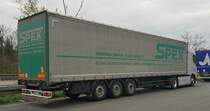 =Volvo FH 460-Sattelzug der Spedition SPEX steht im April 2022 auf einem Rastplatz an der A 3