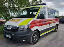 =MAN TGE als Katastrophenschutzfahrzeug des Landes THÜRINGEN eingesetzt beim ASB, gesehen auf dem Parkplatzgelände der RettMobil 2022 in Fulda, 05-2022