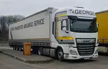 =DAF-Sattelzug der Spedition GEORGI rastet im April 2022 an der A 3